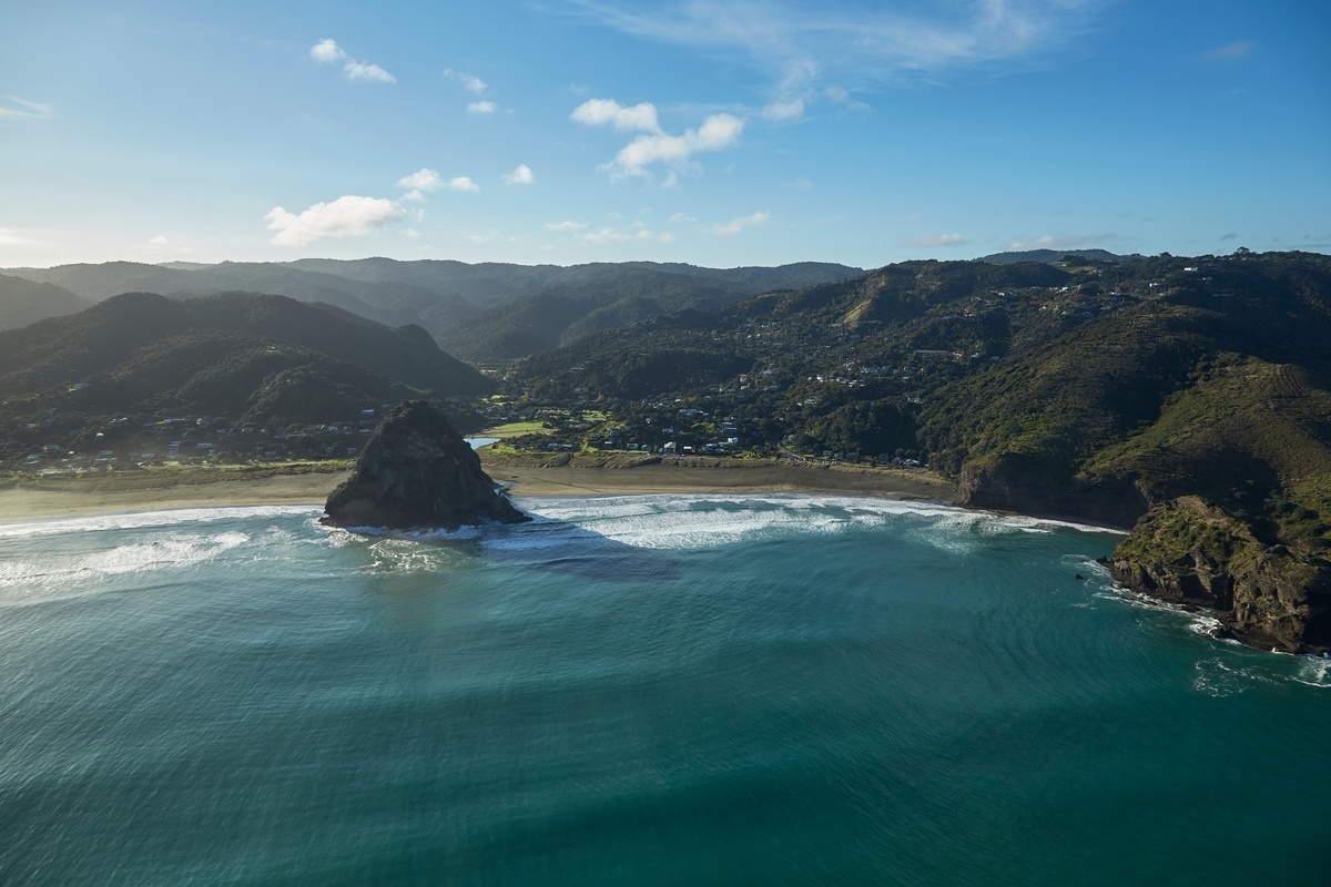 Lion-Rock-Piha.jpg