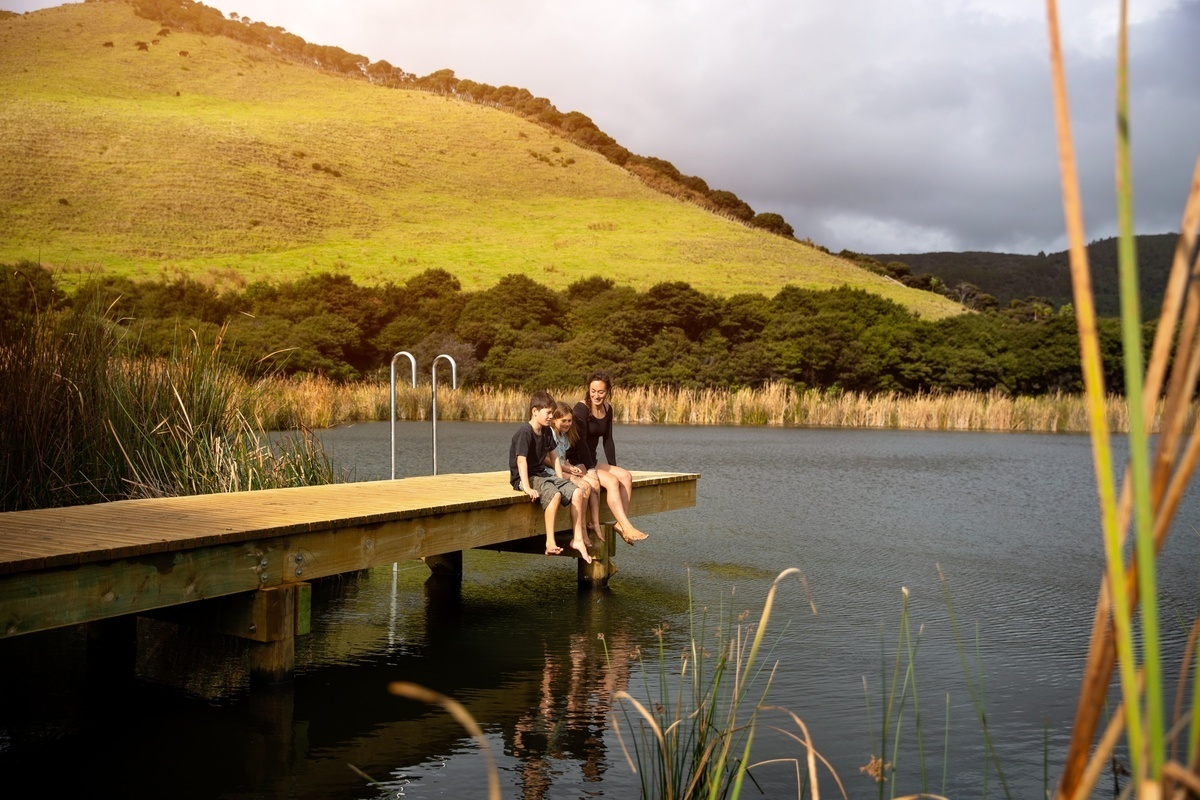 Lake-Wainamu-(1).jpg Lake-Wainamu-(1).jpg