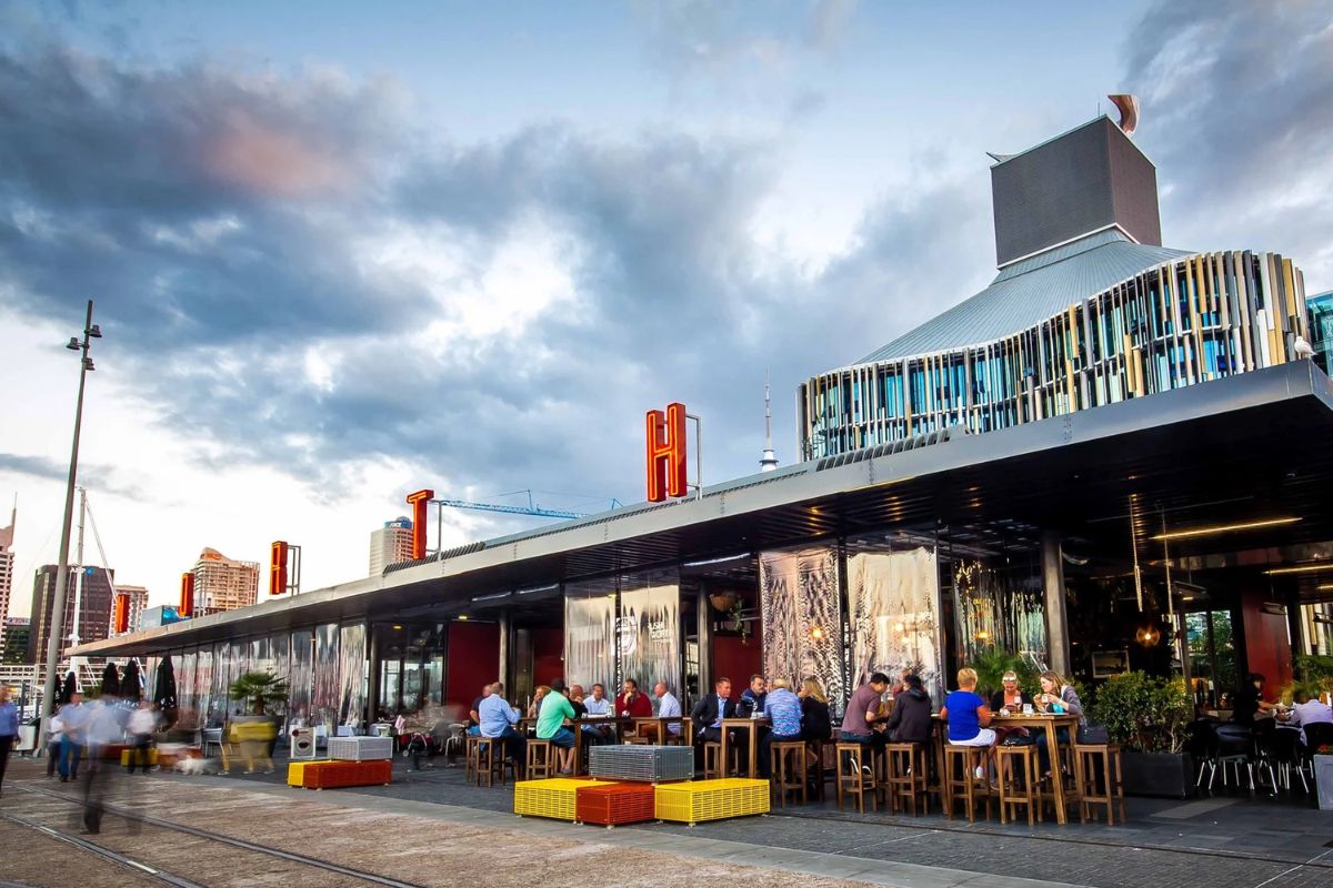 North-Wharf-dining-and-drinks-afternoon.jpg North-Wharf-dining-and-drinks-afternoon.jpg