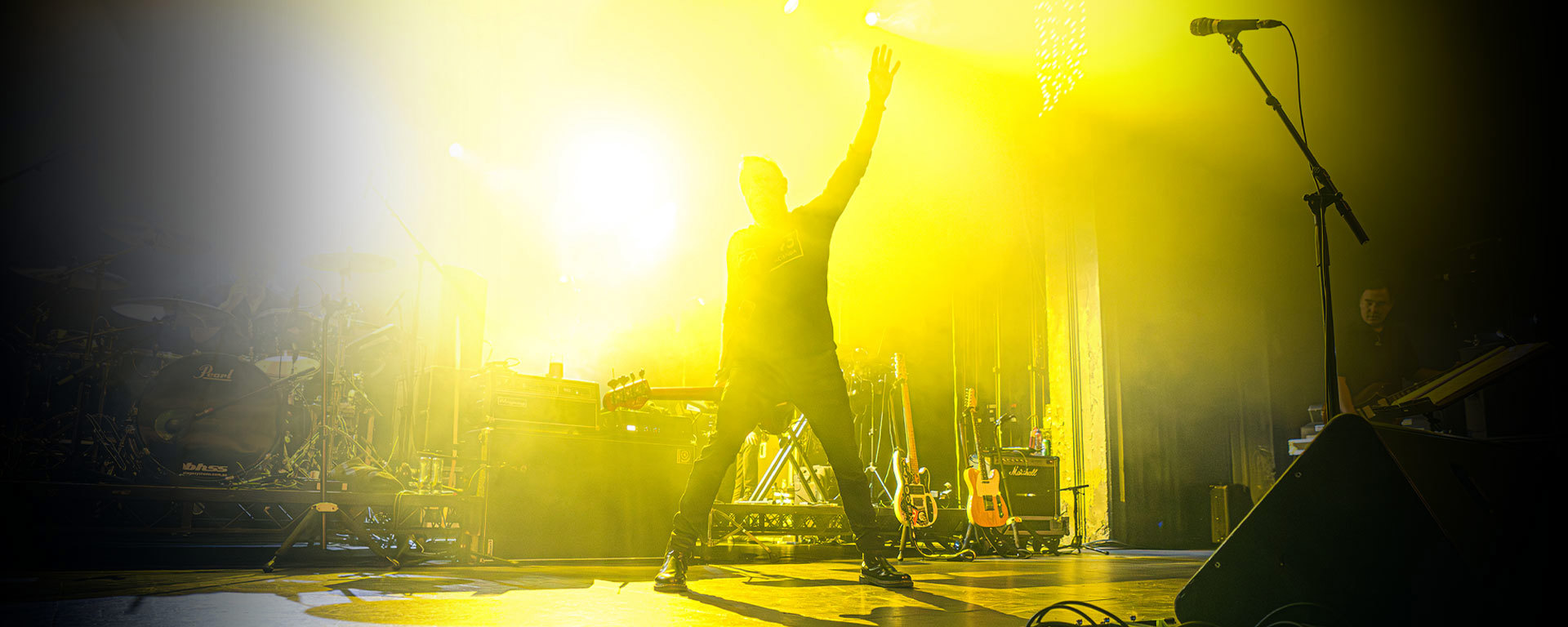 Peter Hook and the Light Perform 'Get Ready'