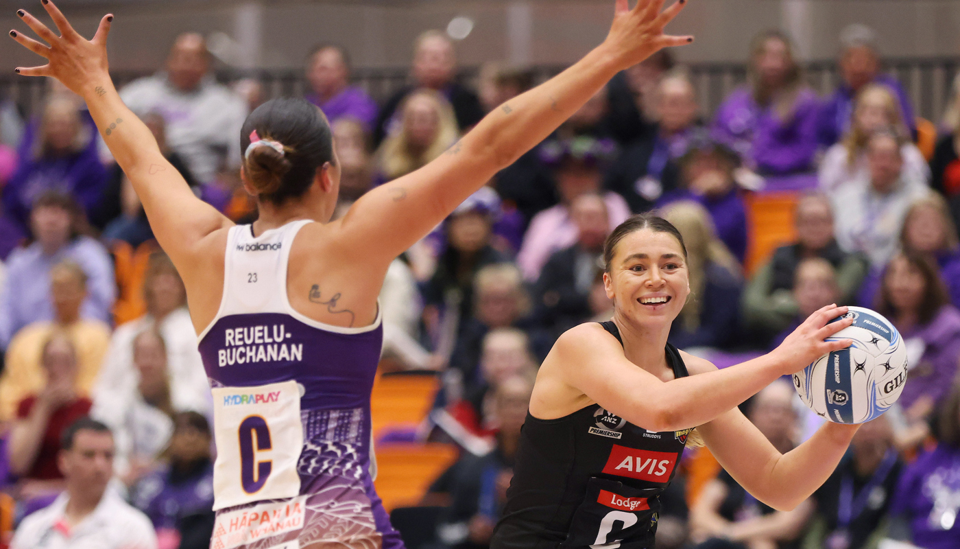 Stars Centre defending Magic Centre. 