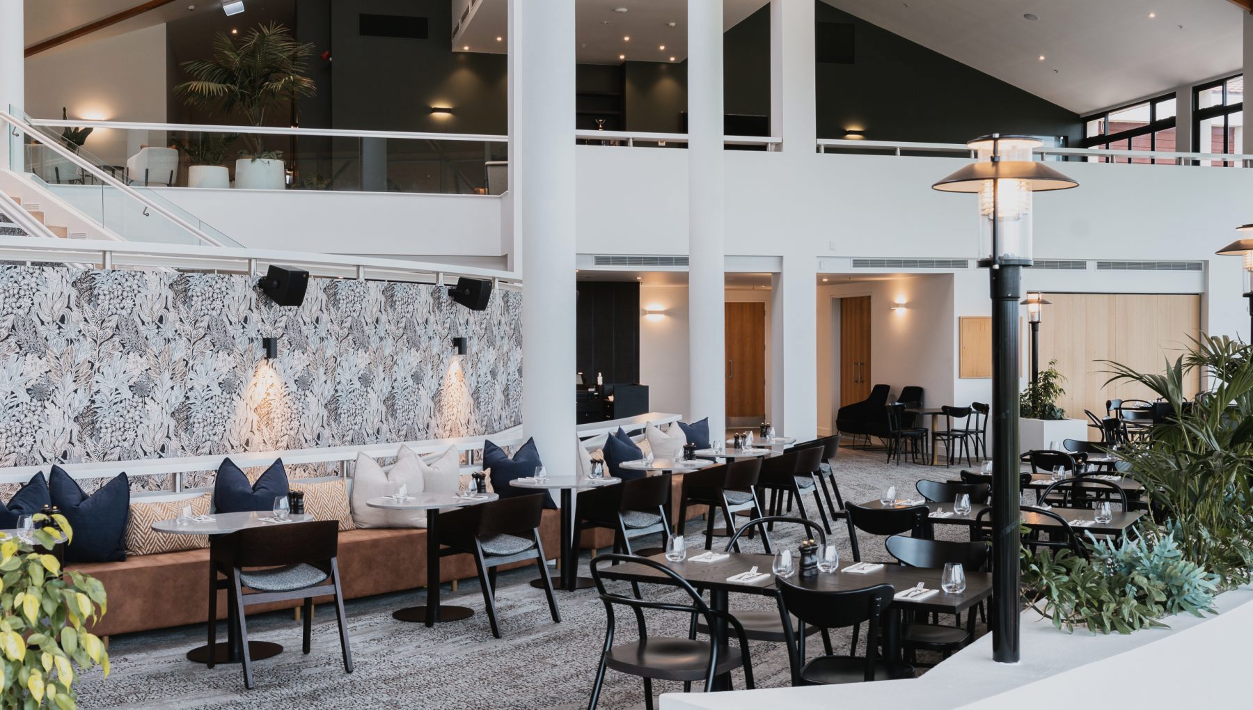 Nineteen Restaurant & Bar