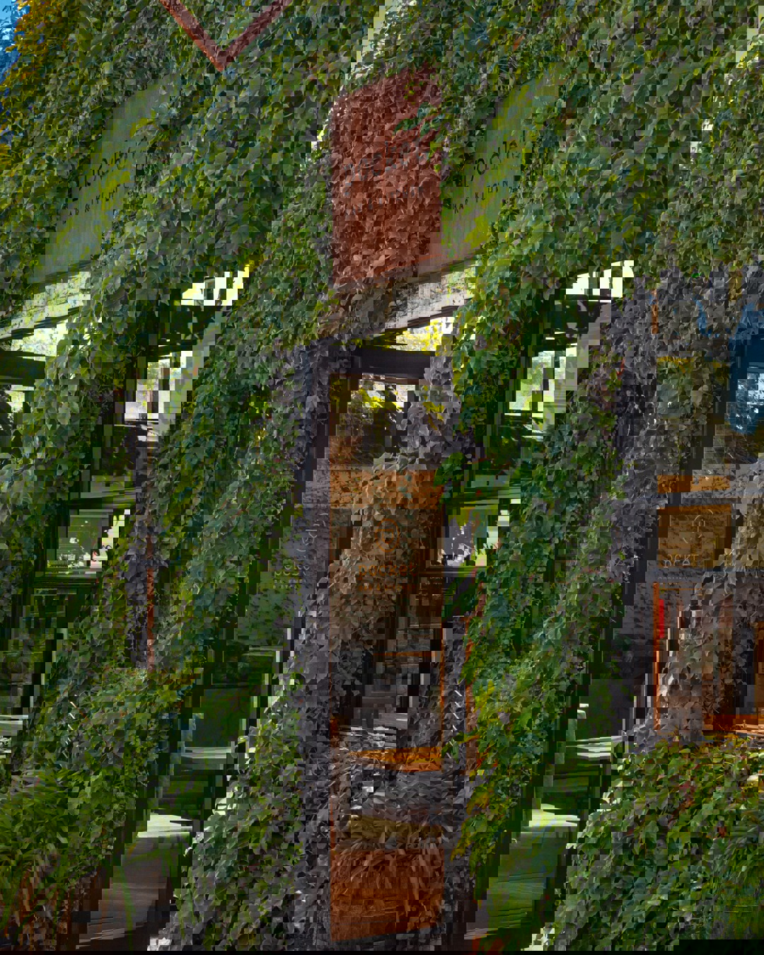 Pocket Bar & Kitchen