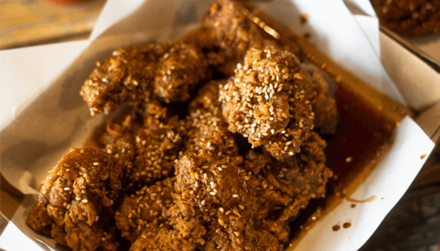 A box full of delicious fried chicken from Ziggle.