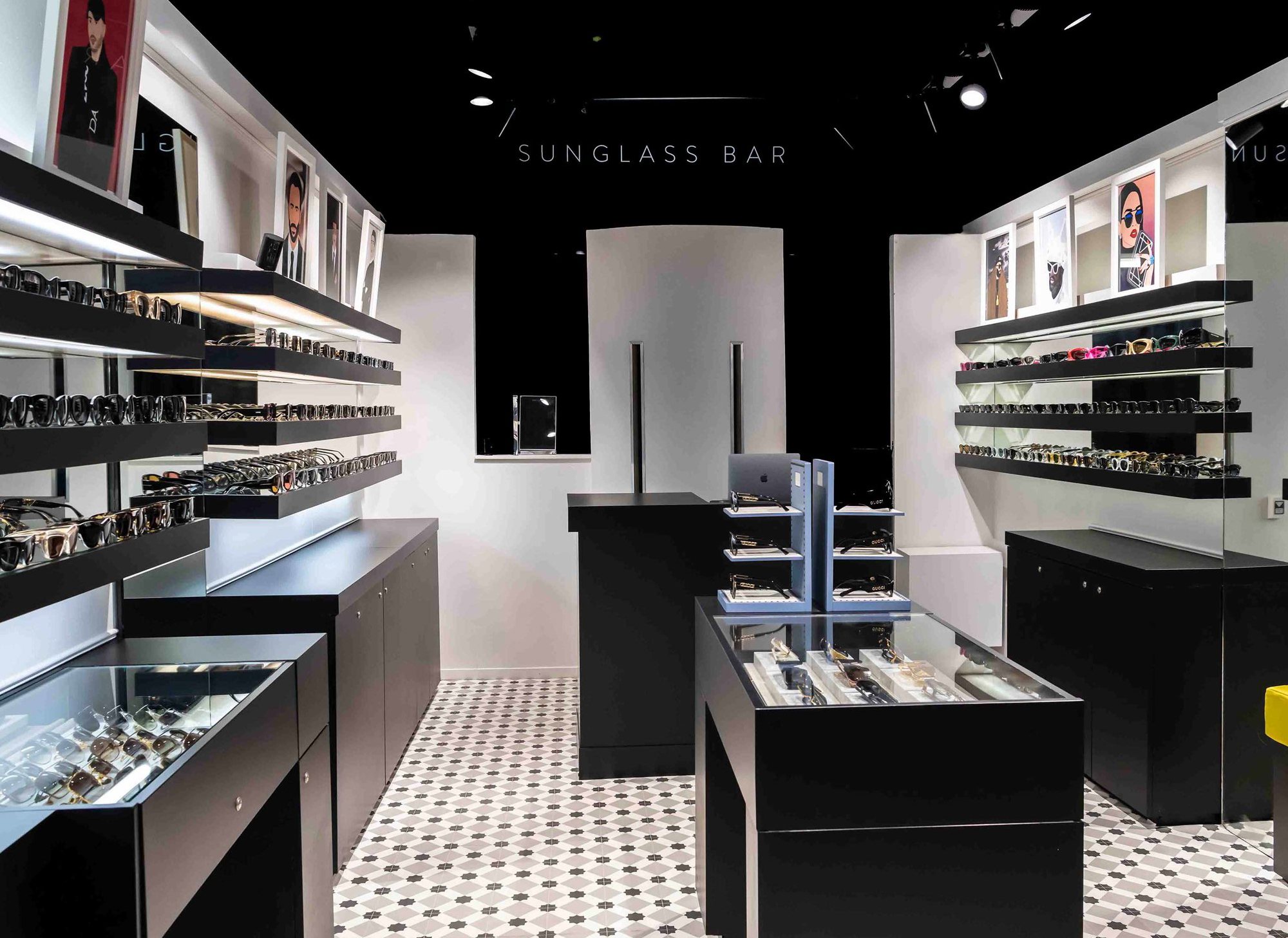 Sunwatcher Bar Sunglass Bar