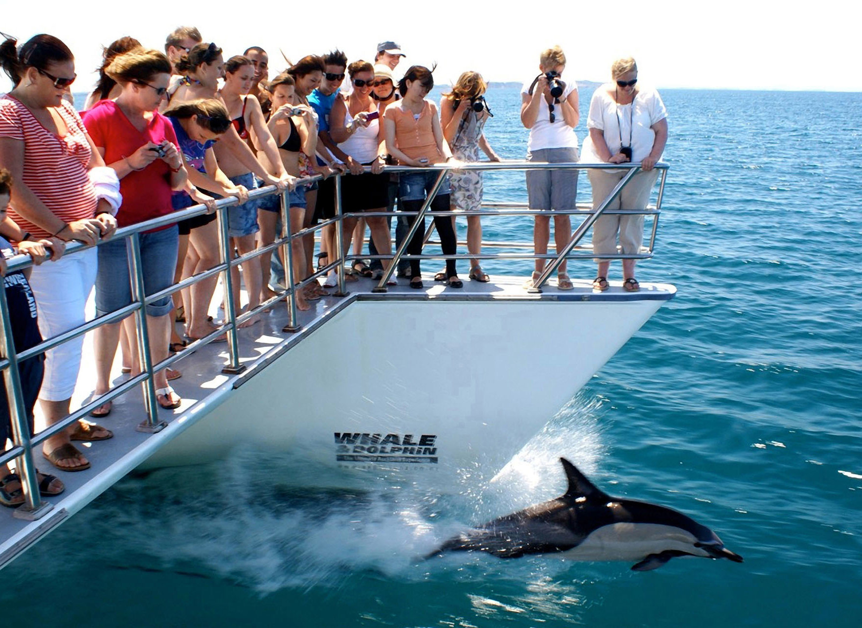 <span class='hyphen-text' lang='de'>Get out on the water</span>
