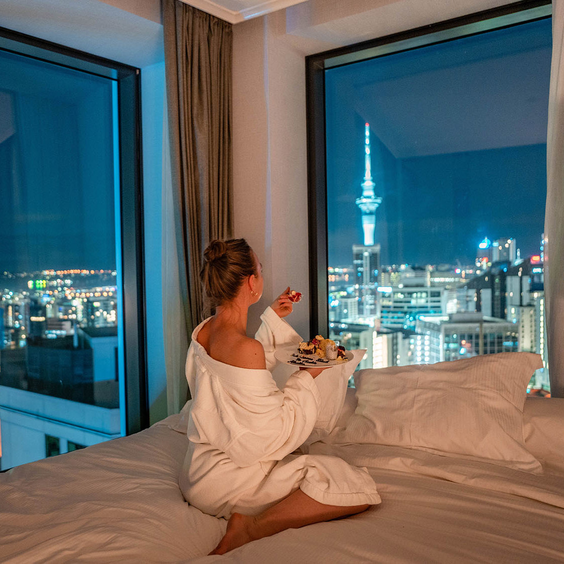 Stay in the  heart of   Central Auckland