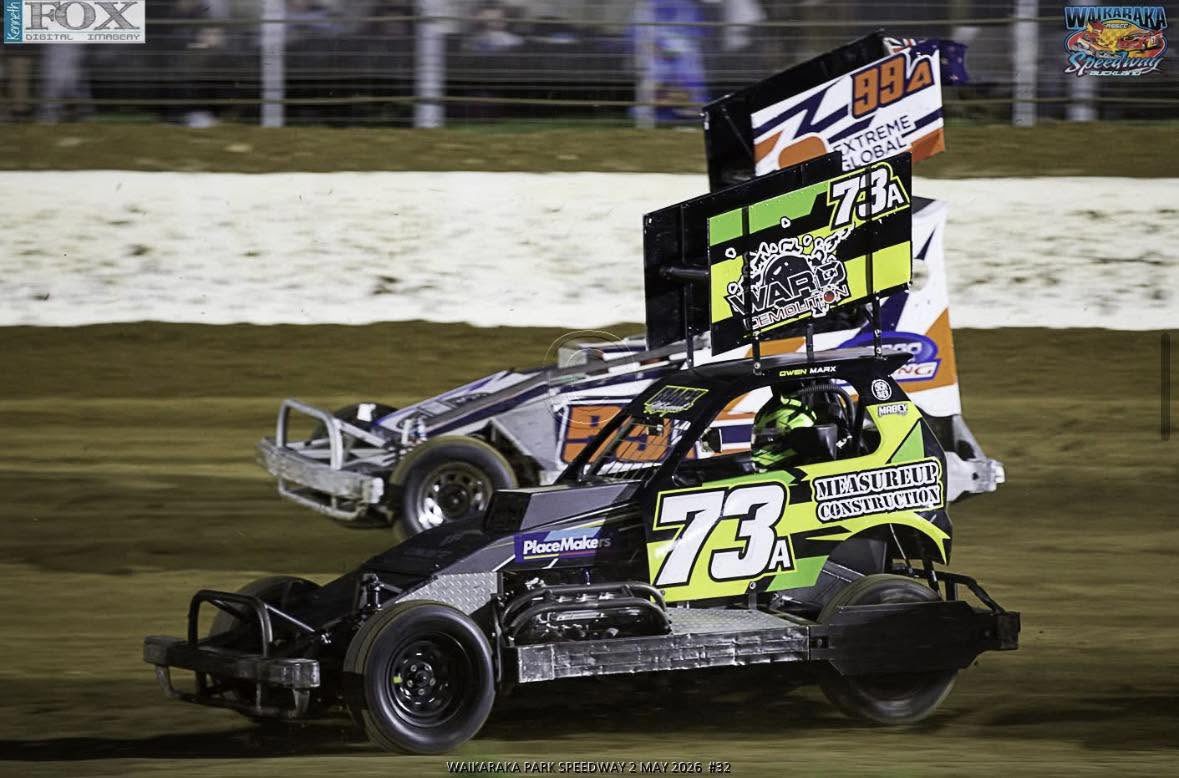 Racing at Waikaraka Park Family Speedway