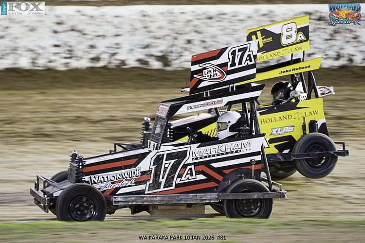 NEW YEARS FIREWORKS + Modified Dirt Cup at Waikaraka Park Speedway