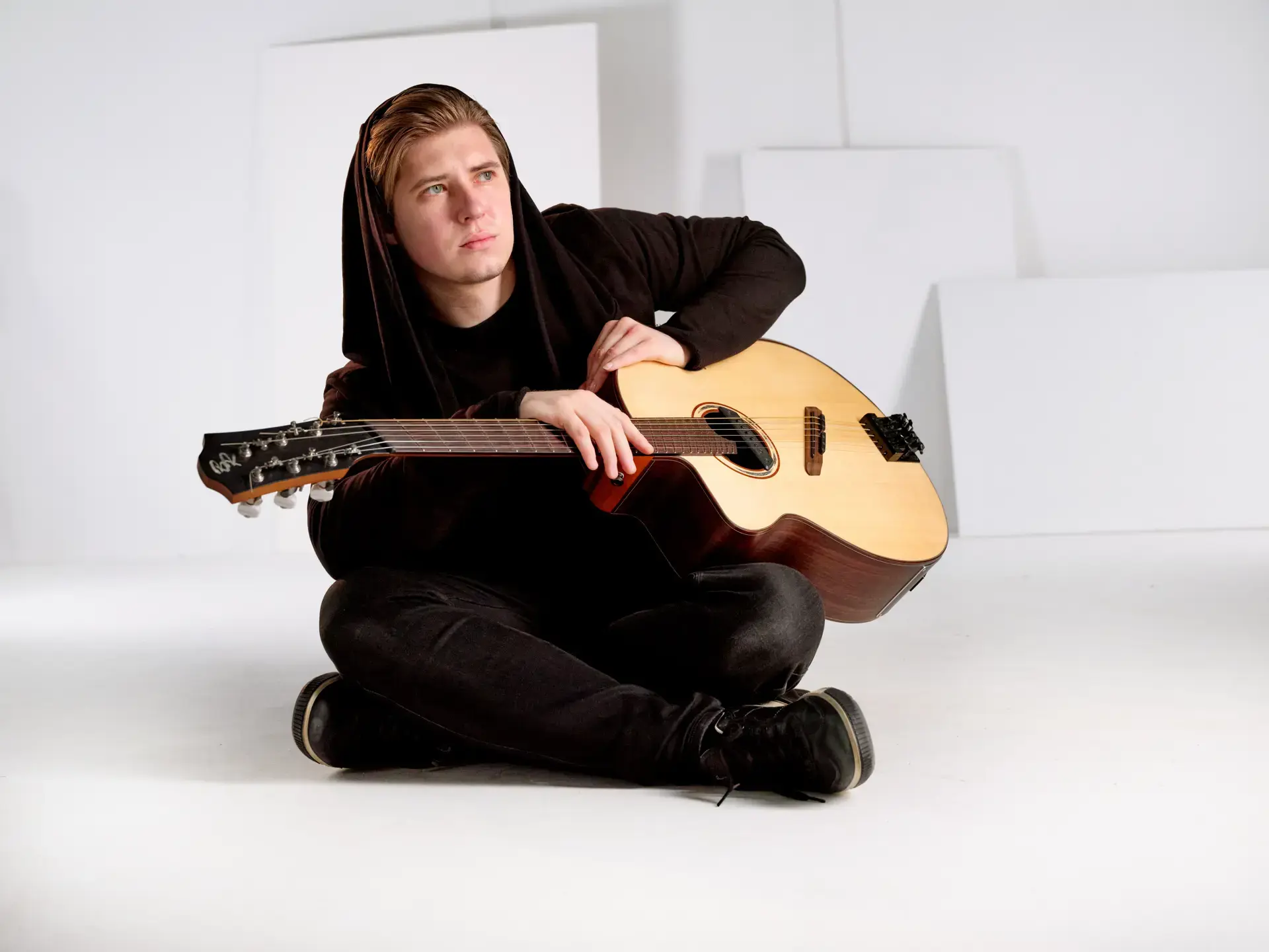 Alexandr Misko - The International Guitar Sensation