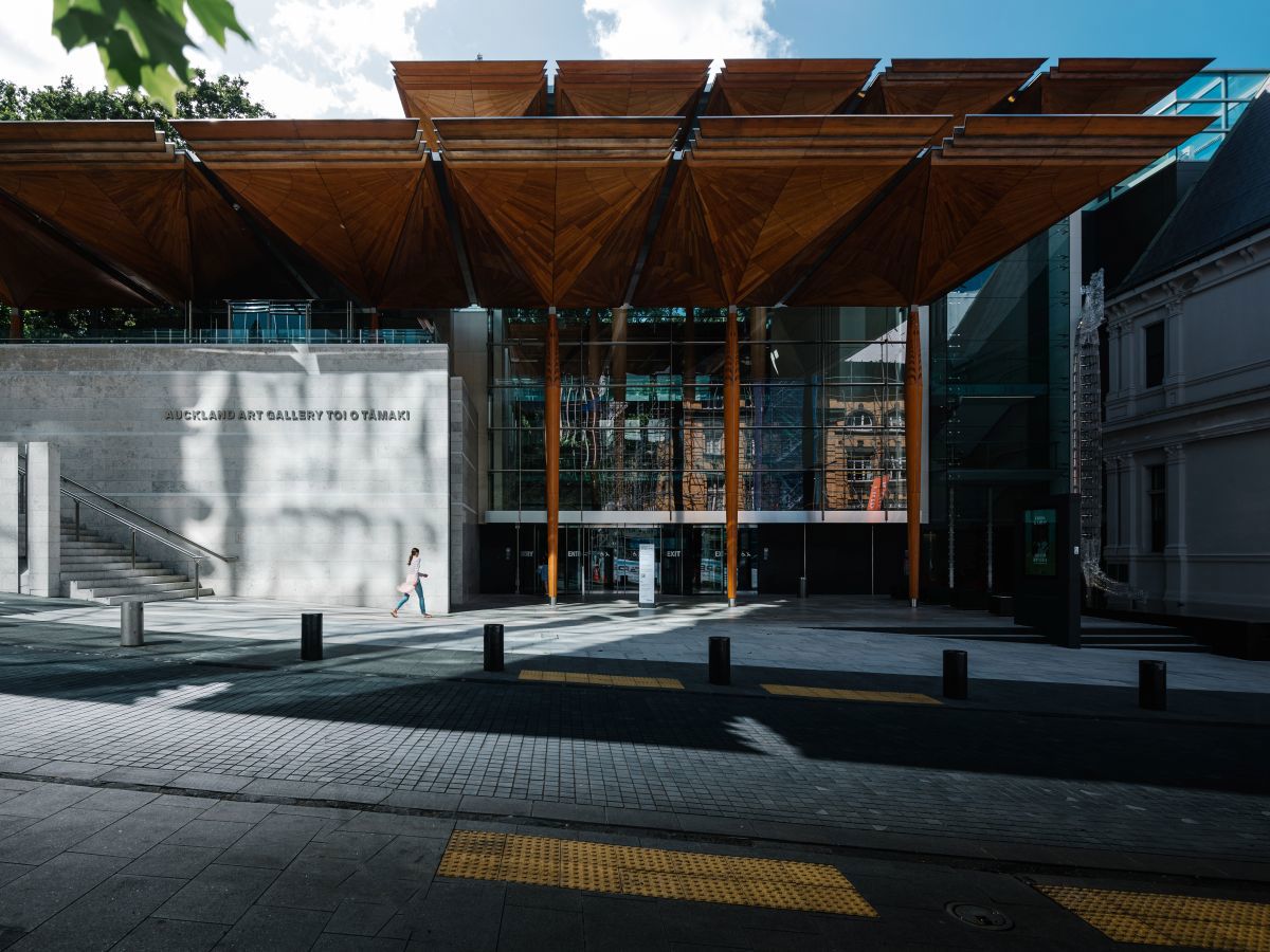 Sketching: Auckland without End  