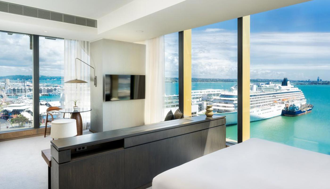 Soak into sophistication in one of our King Junior Suite Harbour View rooms