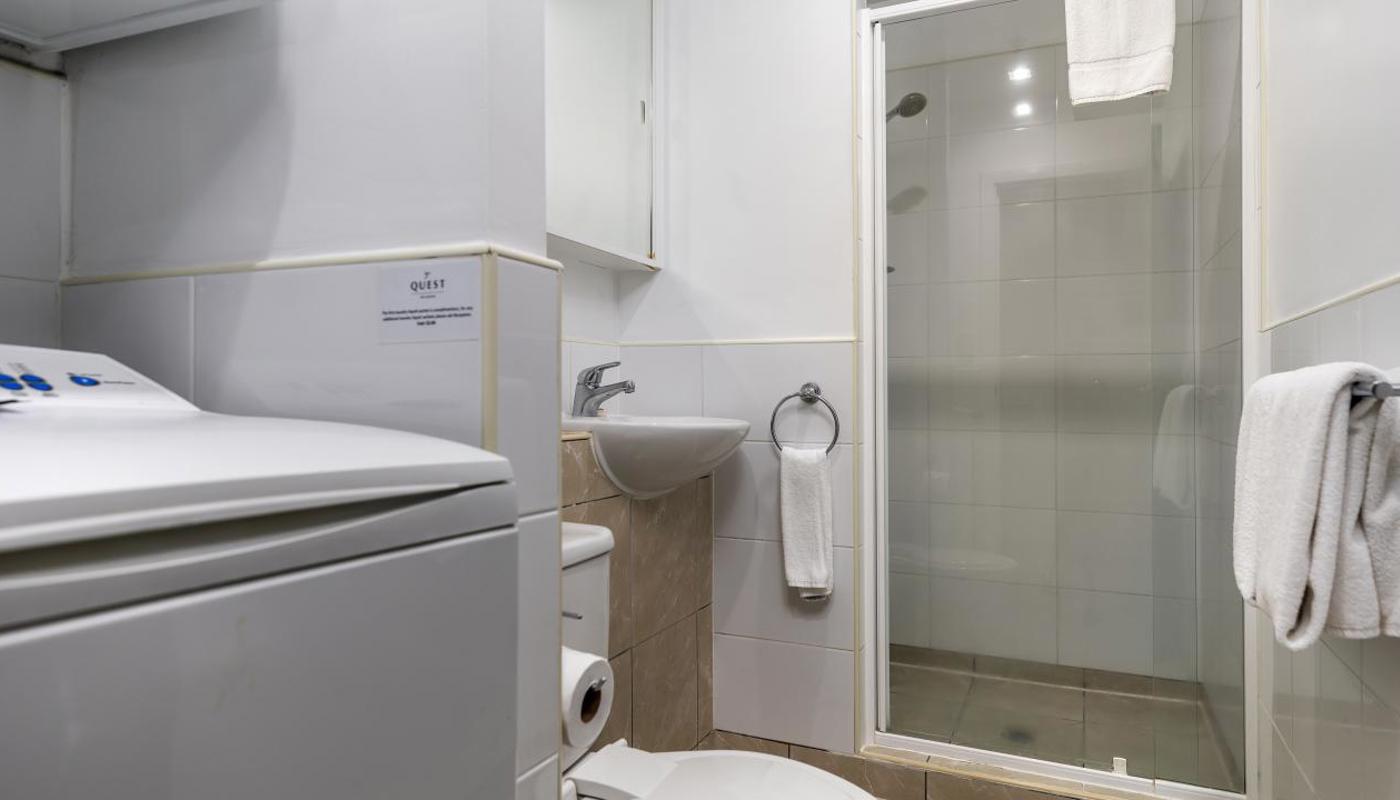 Washing Machine/Dryer in all rooms