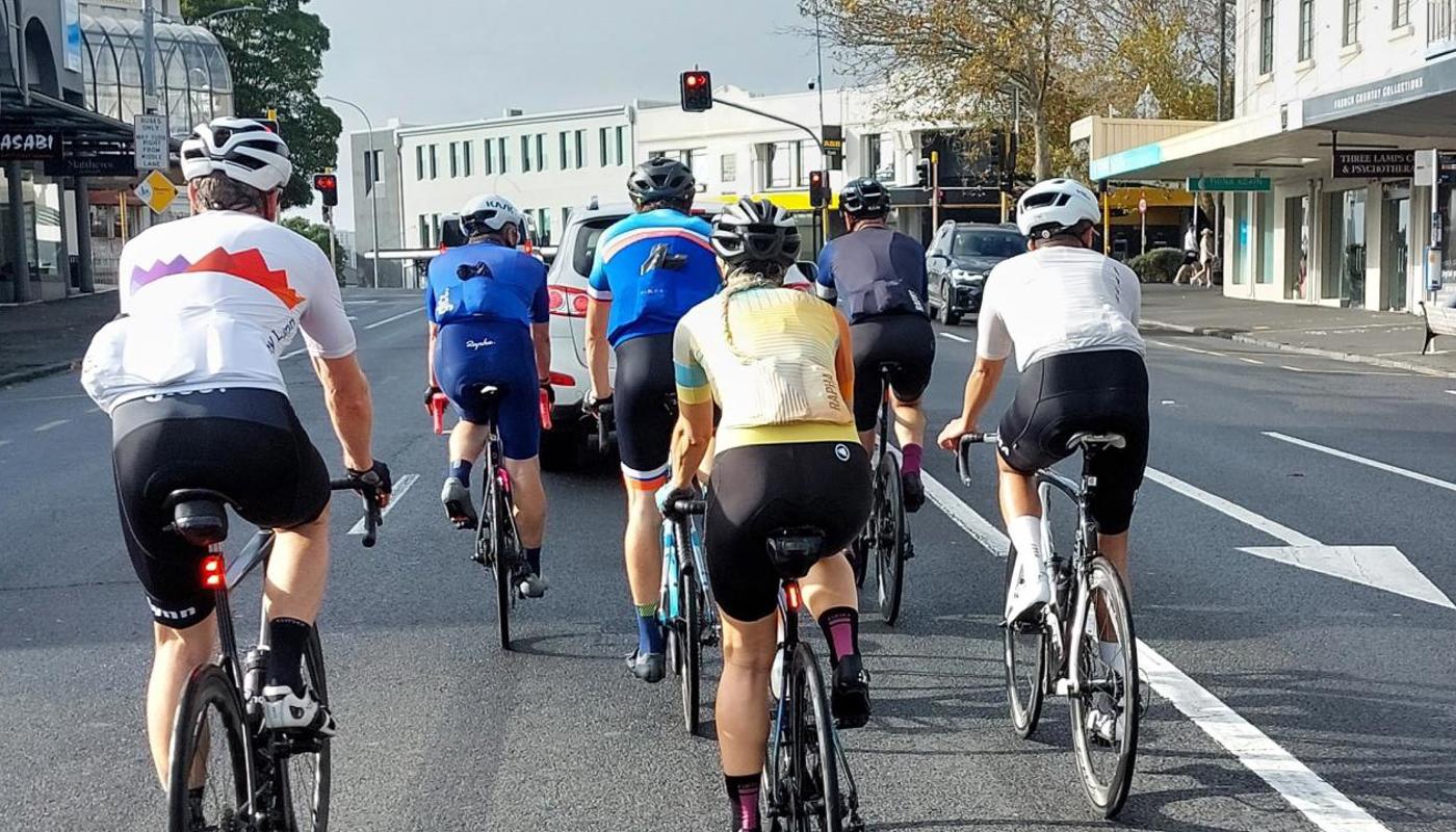Group bunch ride Ponsonby Auckland
