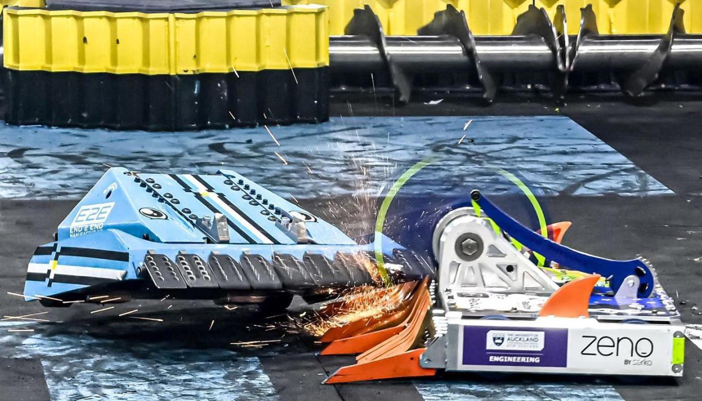 End Game vs Blip on the show BattleBots