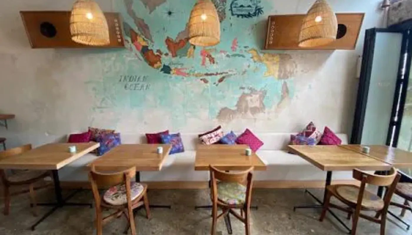 Bandung Cafe Image 2