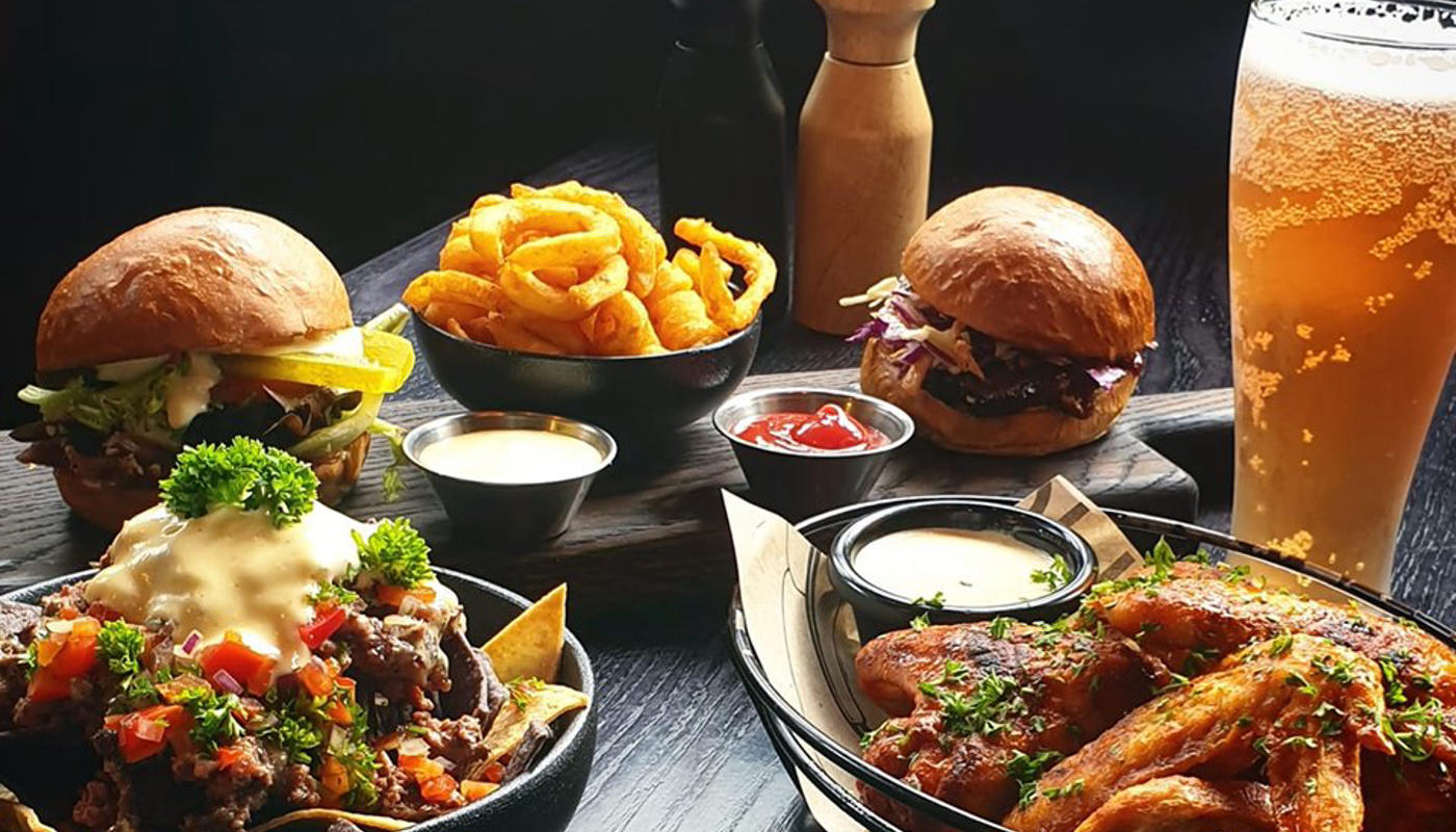 Noa Chargrill & Burgers Image 4