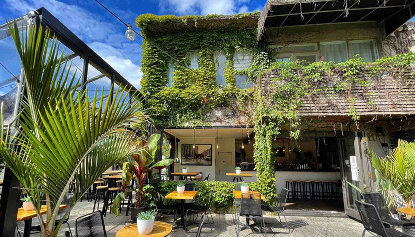 Rosanna's Garden Bar & Eatery Image 2