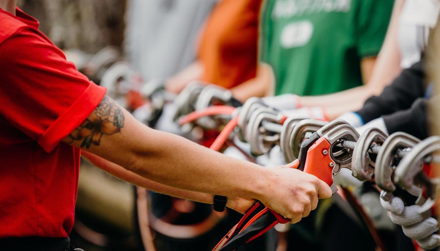 We use smart carabiners A.K.A ClicIts
