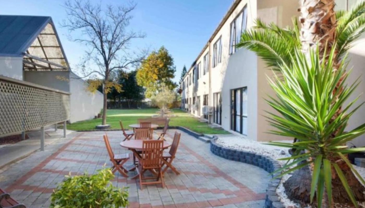 Airport Kiwi Motel Patio