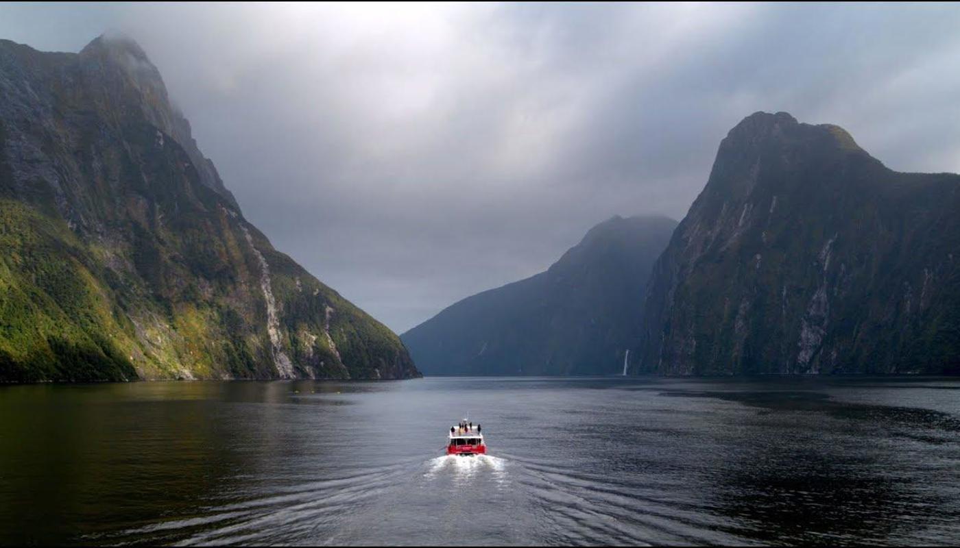 100% Pure New Zealand: A Welcoming Journey