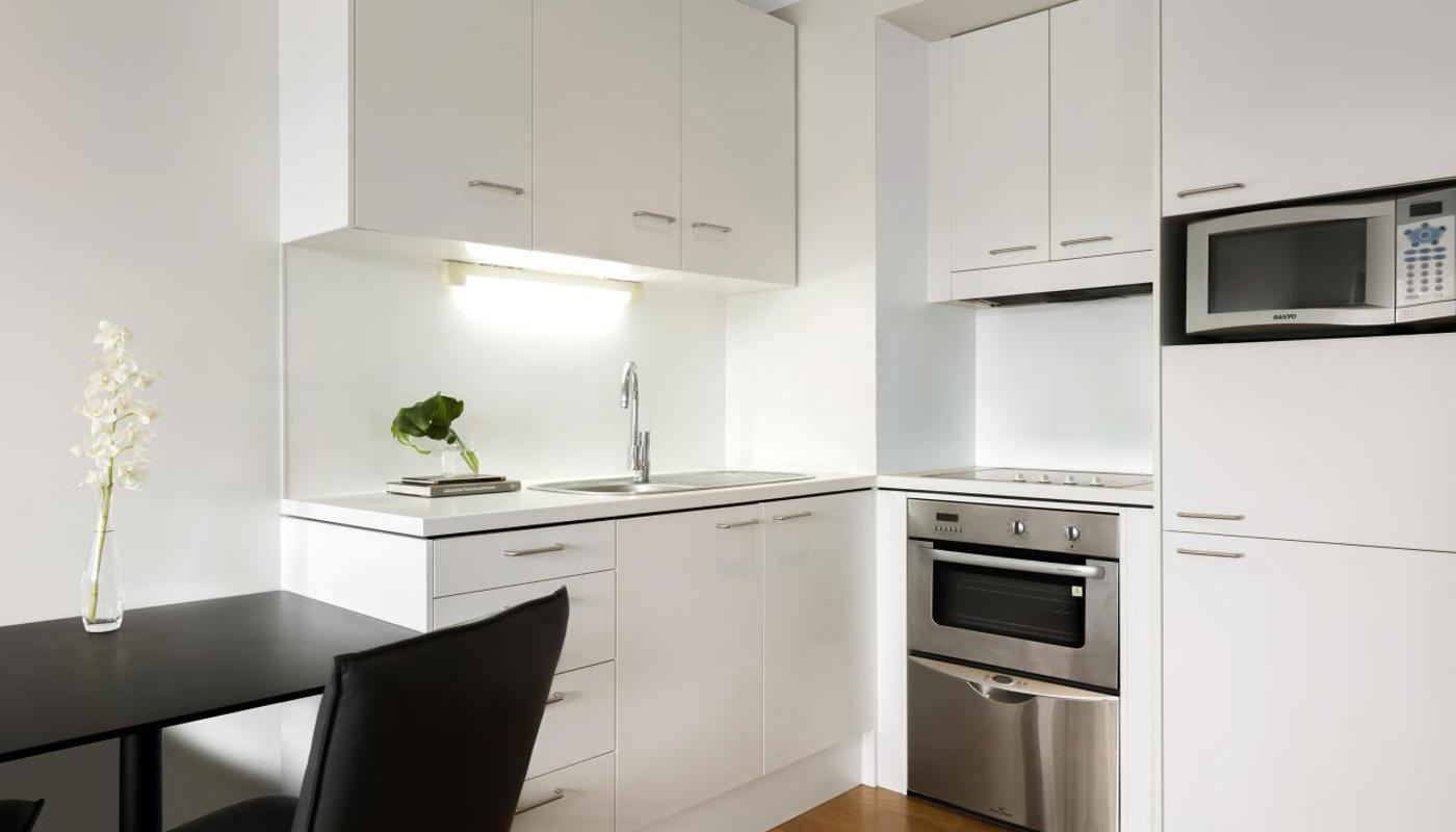 Auckland Harbour Suites - 1 Bedroom City View Kitchen