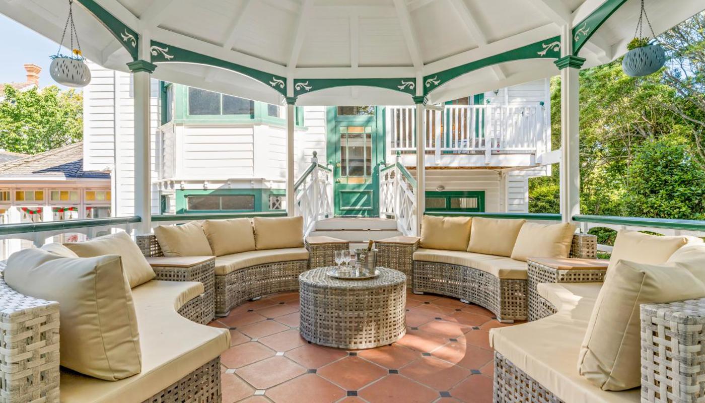 Relax and enjoy the birdsong and tranquillity in our cosy gazebo in your central city sanctuary.