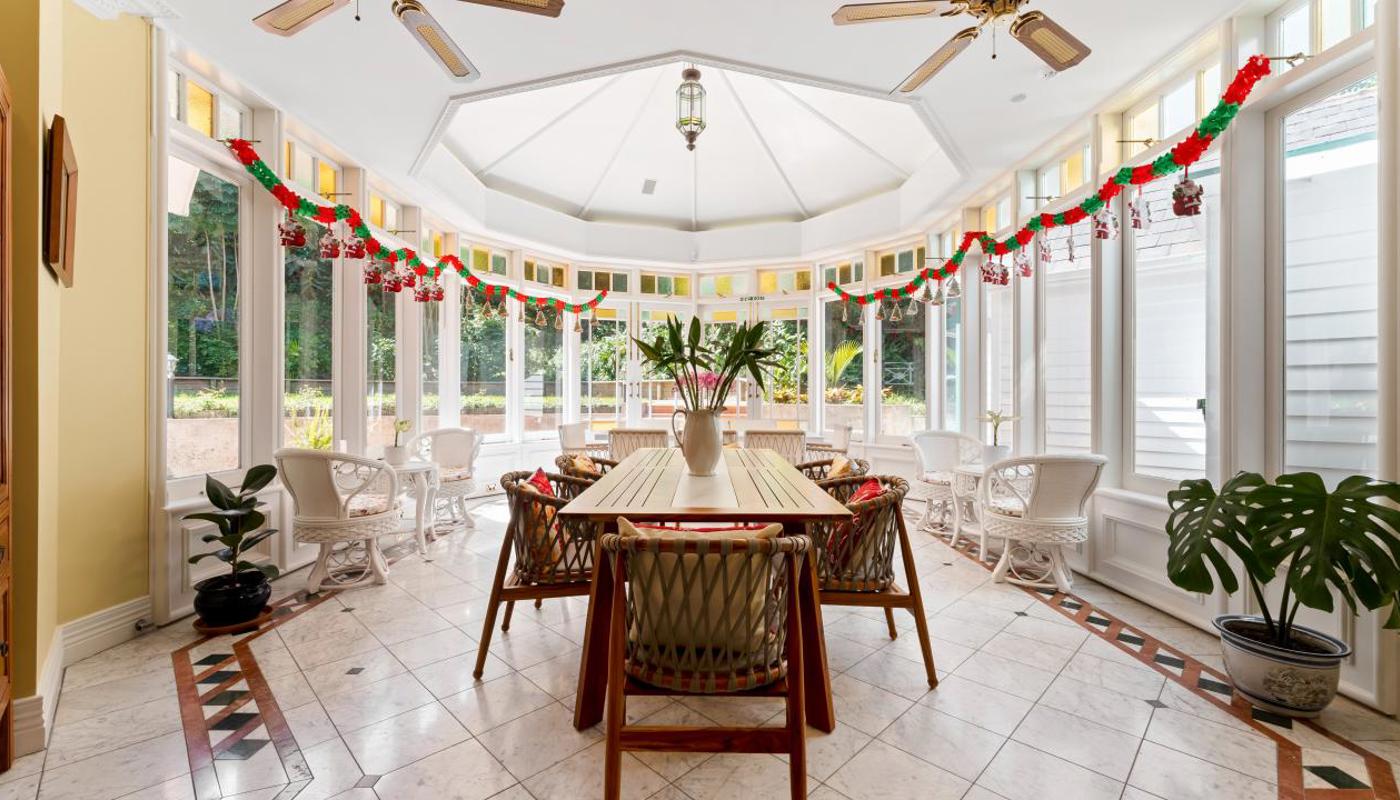 Enjoy your breakfast in our sun soaked dinning area.
