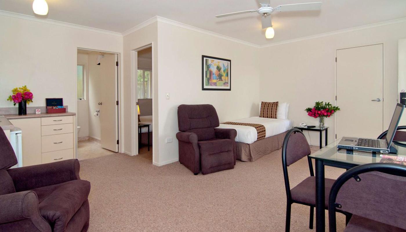 Best Western Bk's Pioneer Motor Lodge Suite