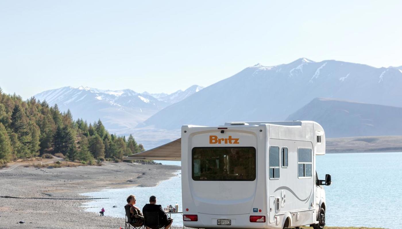 Couple at Lake Pukaki