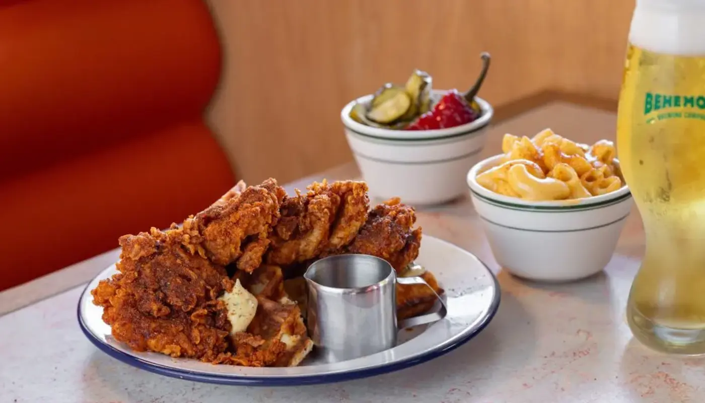 Peach's Hot Chicken Image 1