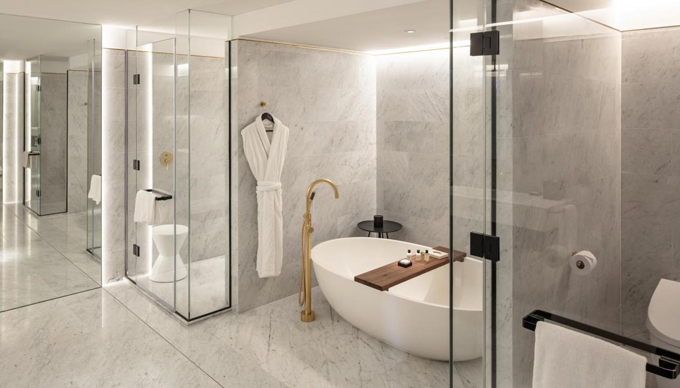 Executive Suite Bathroom