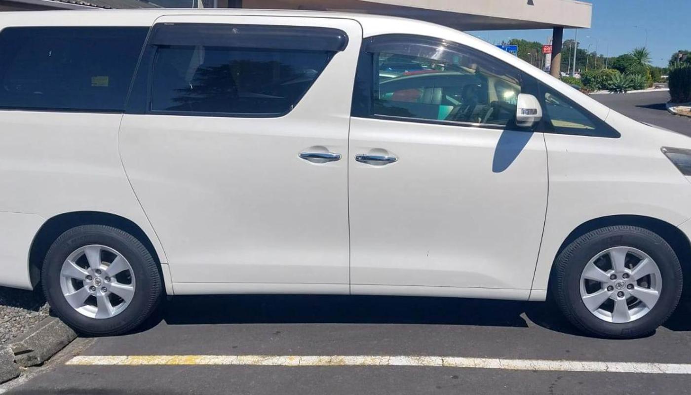 7 Seaters Car Hire