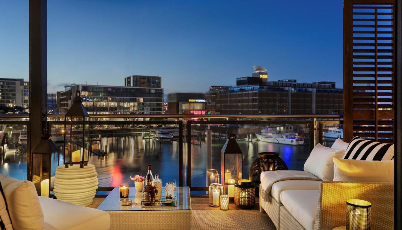 Glamour by the sea - romantic evening seascape overlooking the Viaduct Marina