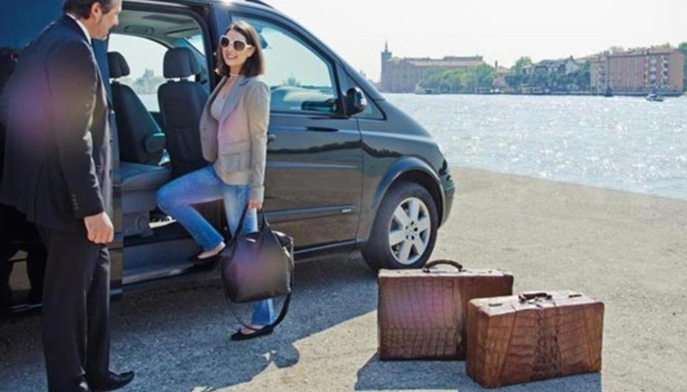 'Best Auckland International Airport shuttle service'