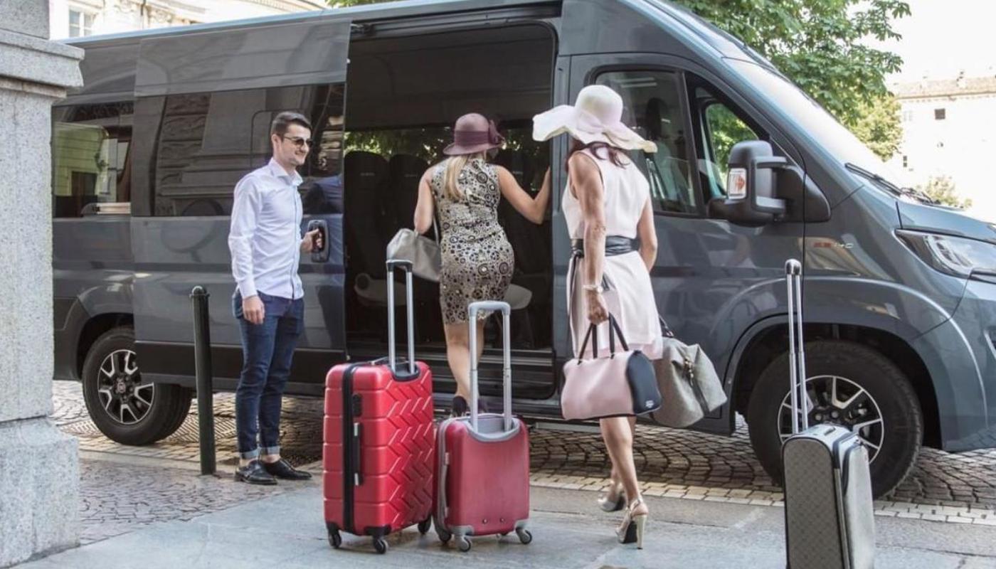 Best Auckland airport shuttle service