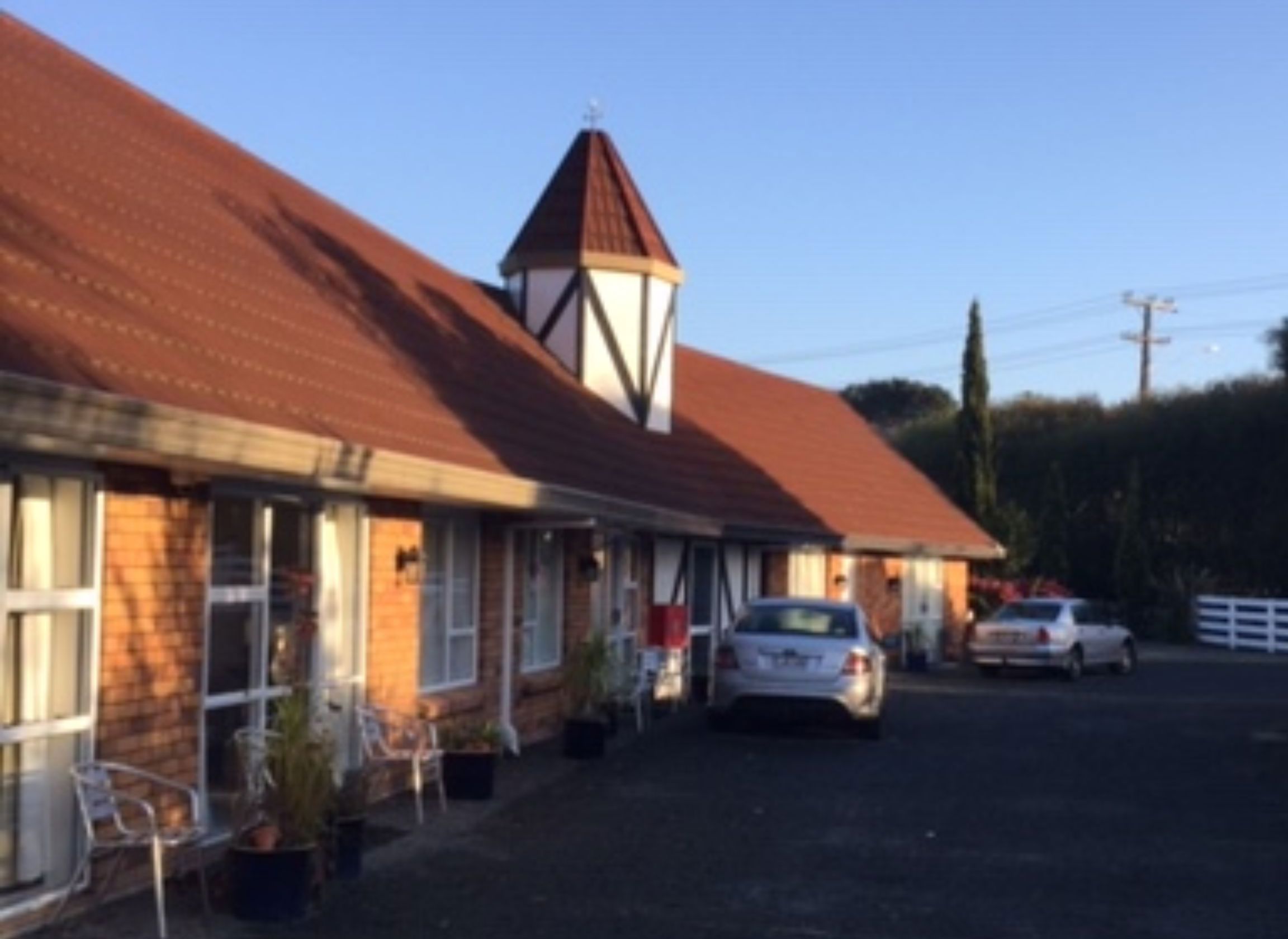 Castle Court Motel