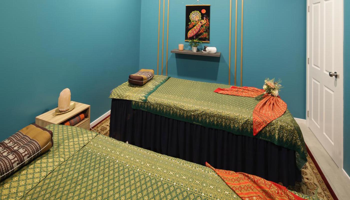 Traditional Thai massage for couples
