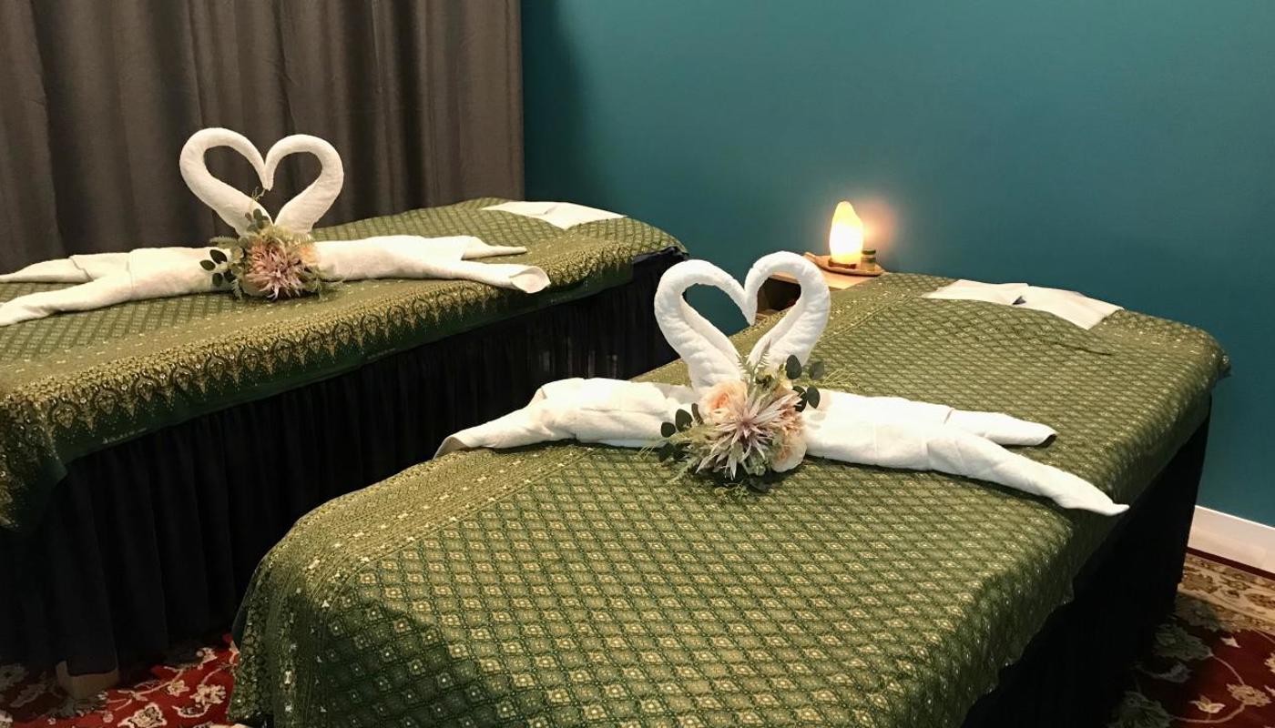 Traditional Thai massage for couples