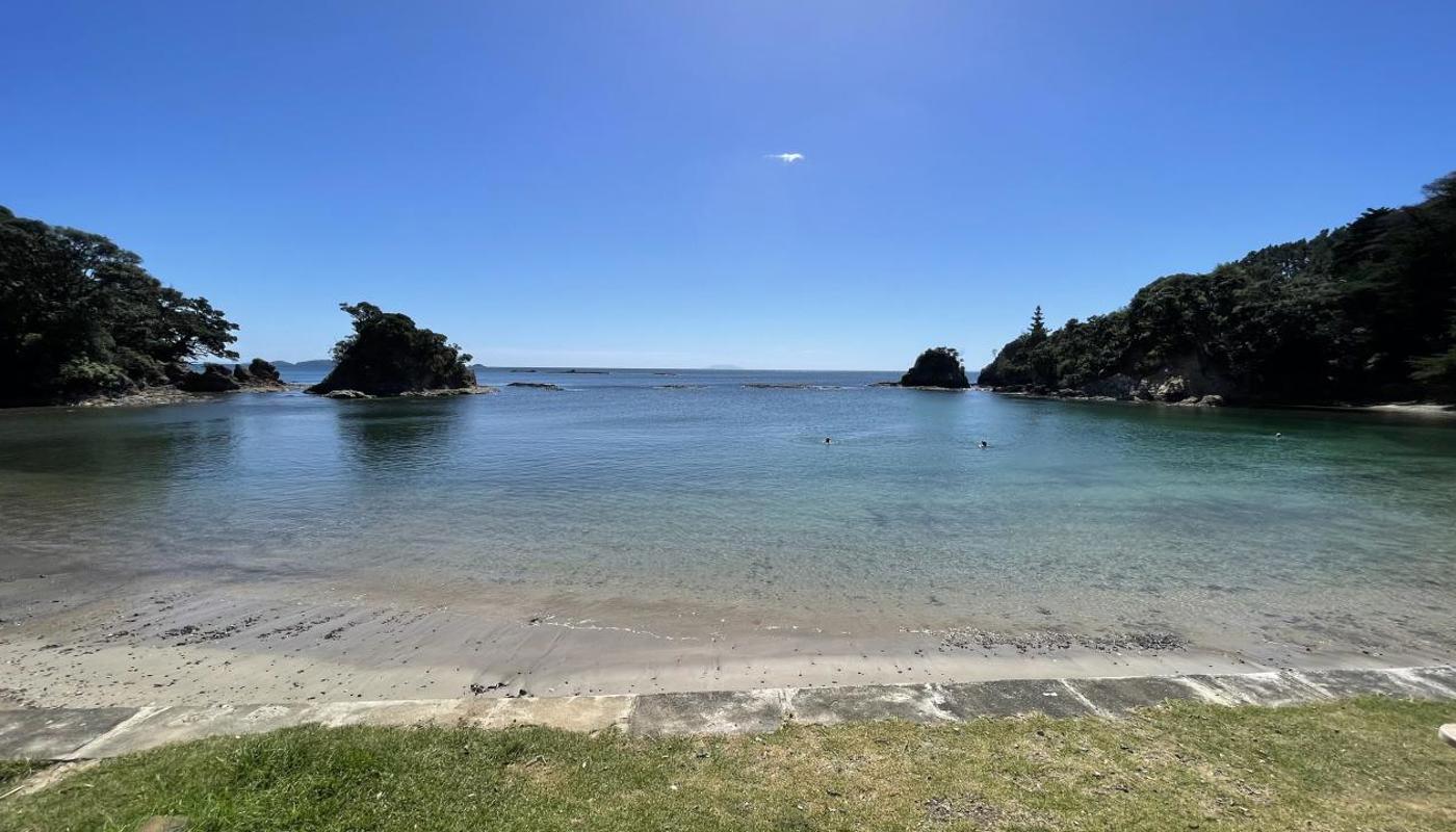 Enclosure Bay, Waiheke Island. A frequent stop on the Waiheke Mini Tour route.