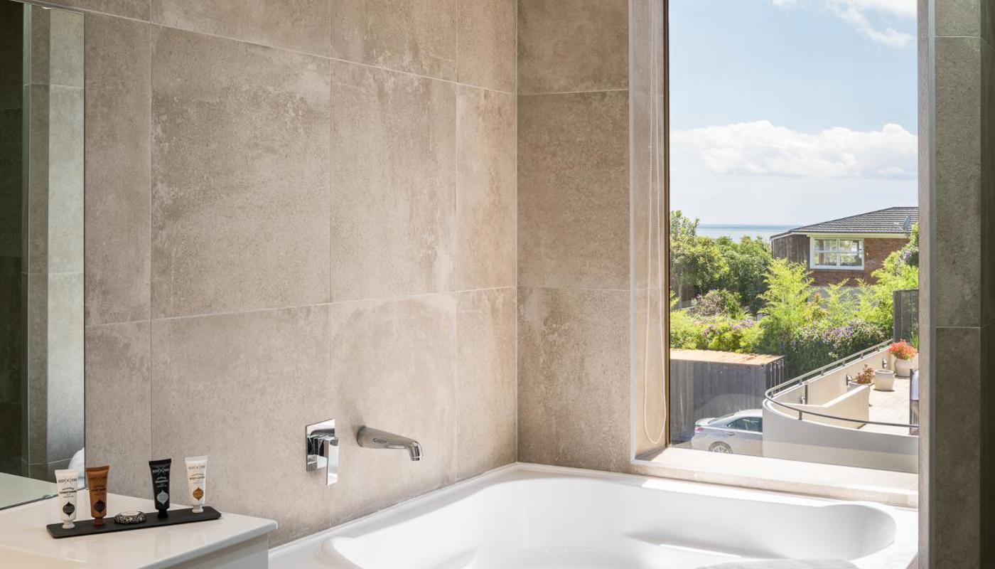 Deluxe spa room