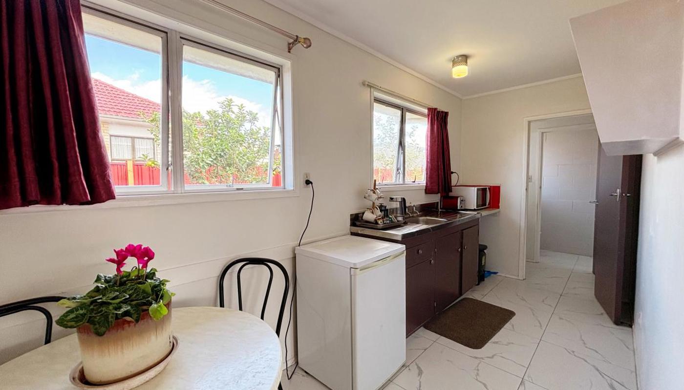 1 Bedroom Unit - Kitchen