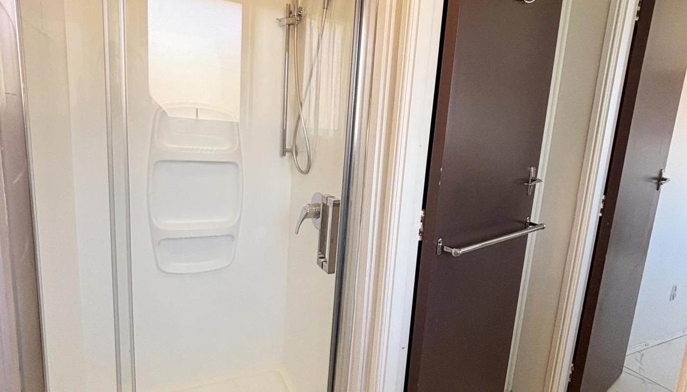 1 Bedroom Unit - Shower