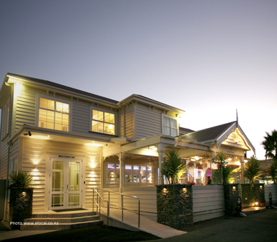 Tuakau Hotel