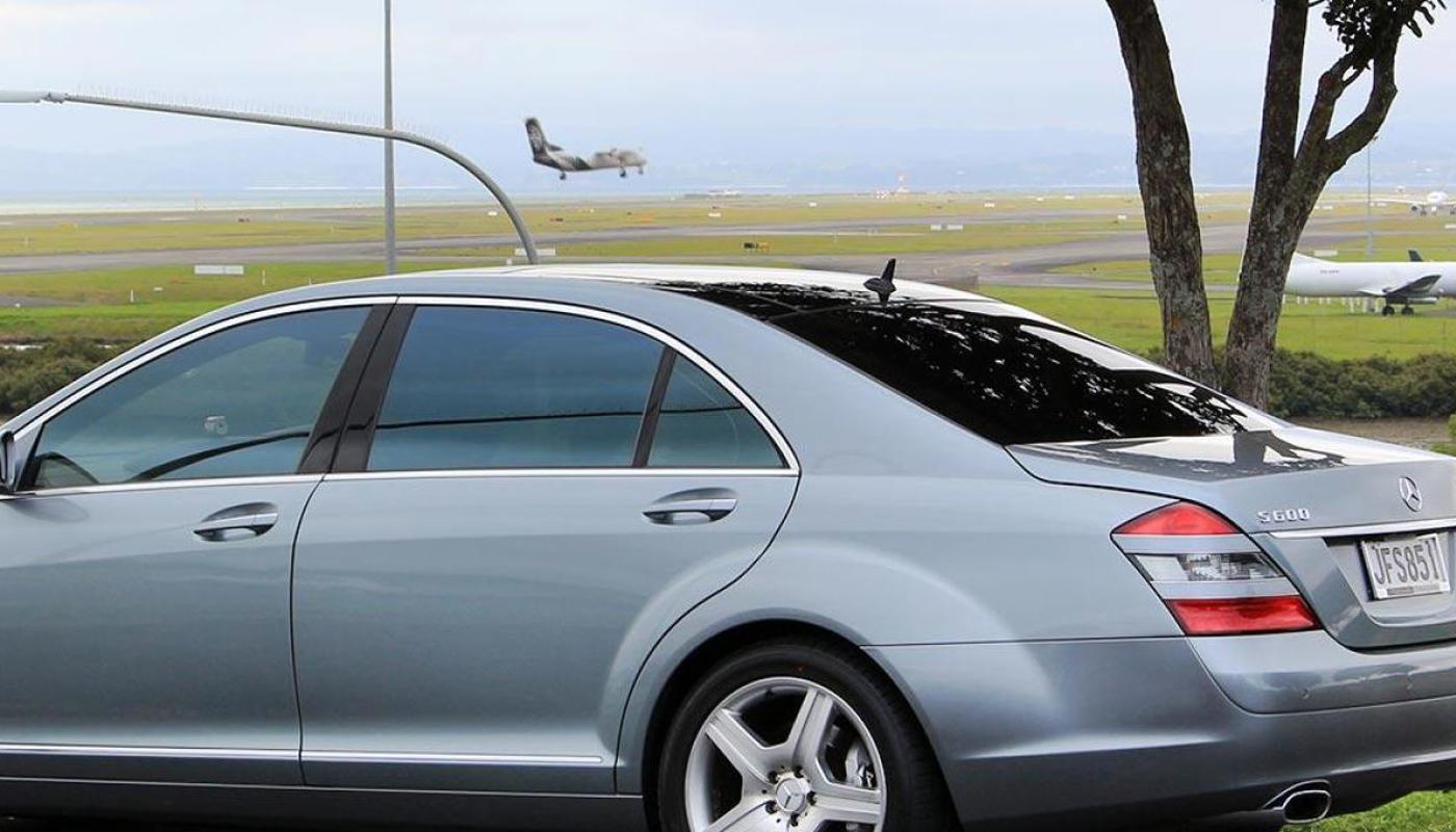 Luxurious S600 Available For Airport Transfers & Private Chauffeur Hire.