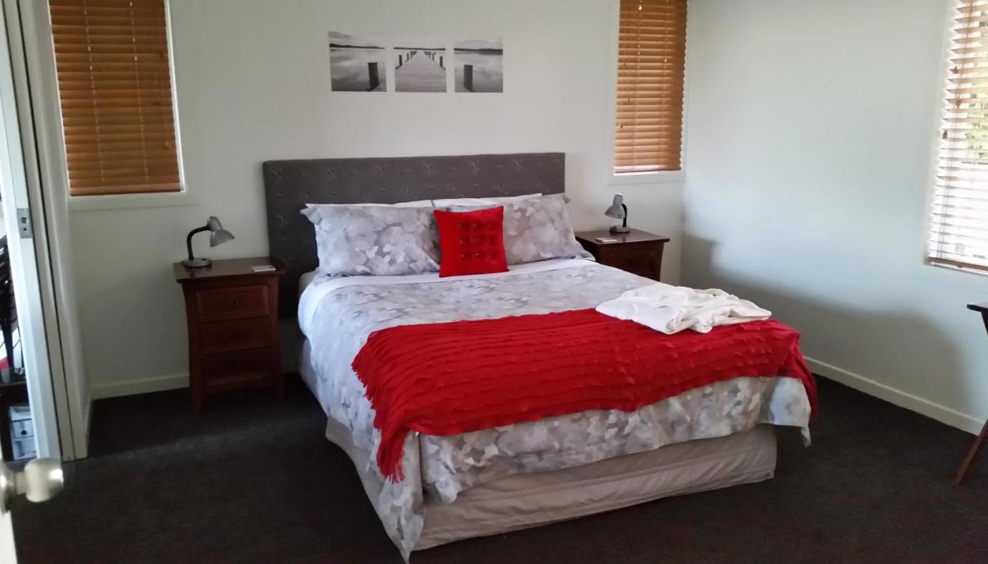 Comfortable queen size bed.