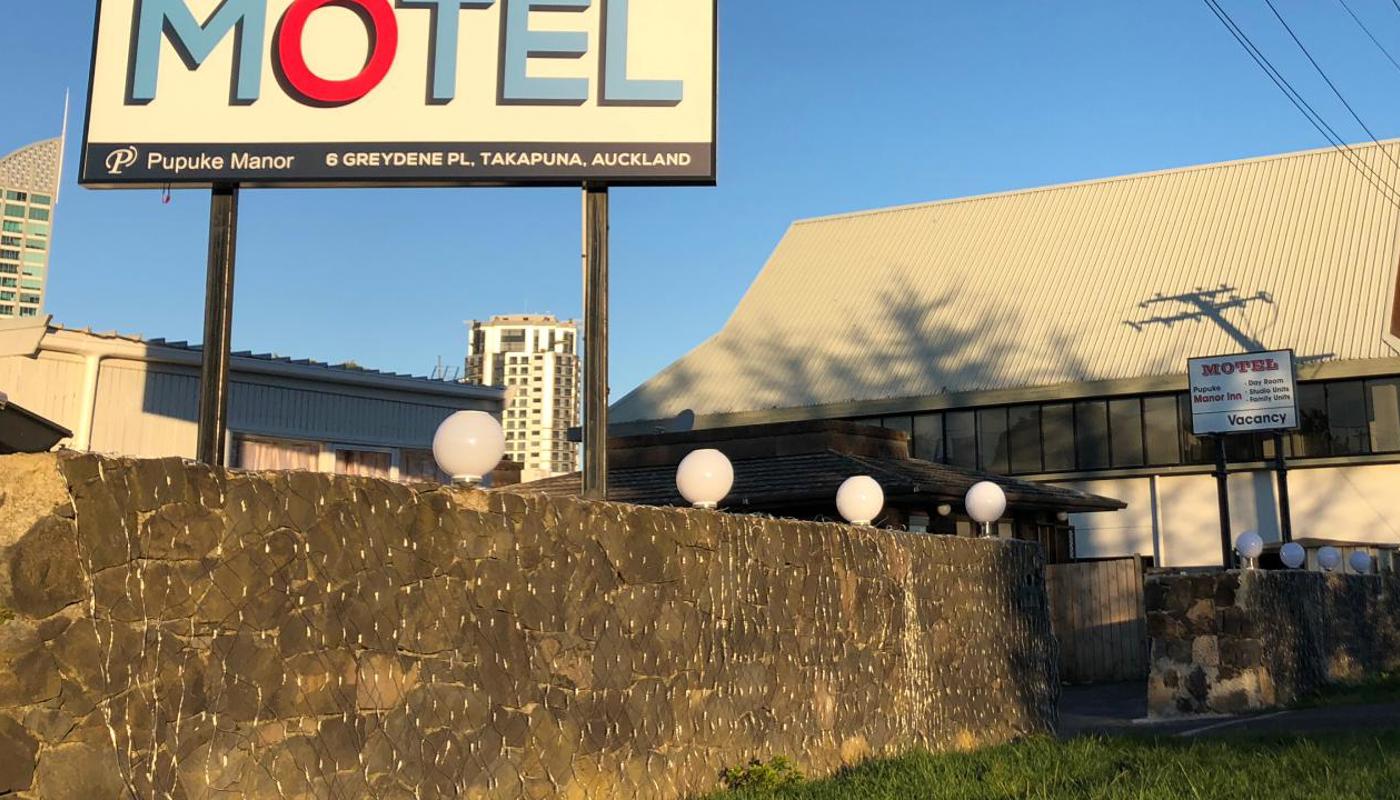 Pupuke Manor Motel