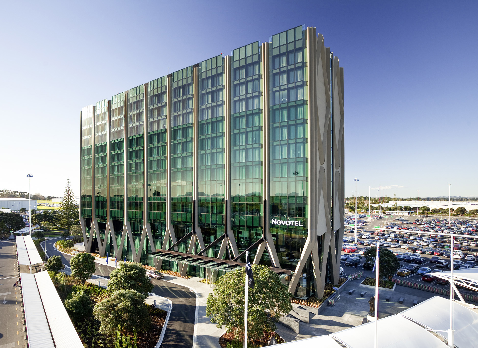 Novotel Auckland Airport: Is It Actually Worth the Premium Price?