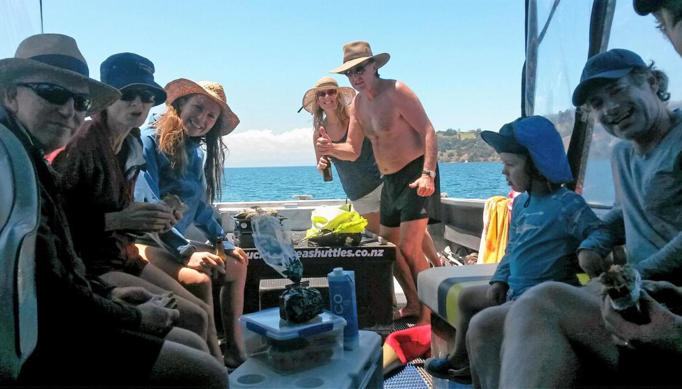 Fishing/snorkling/Barby on the boat
