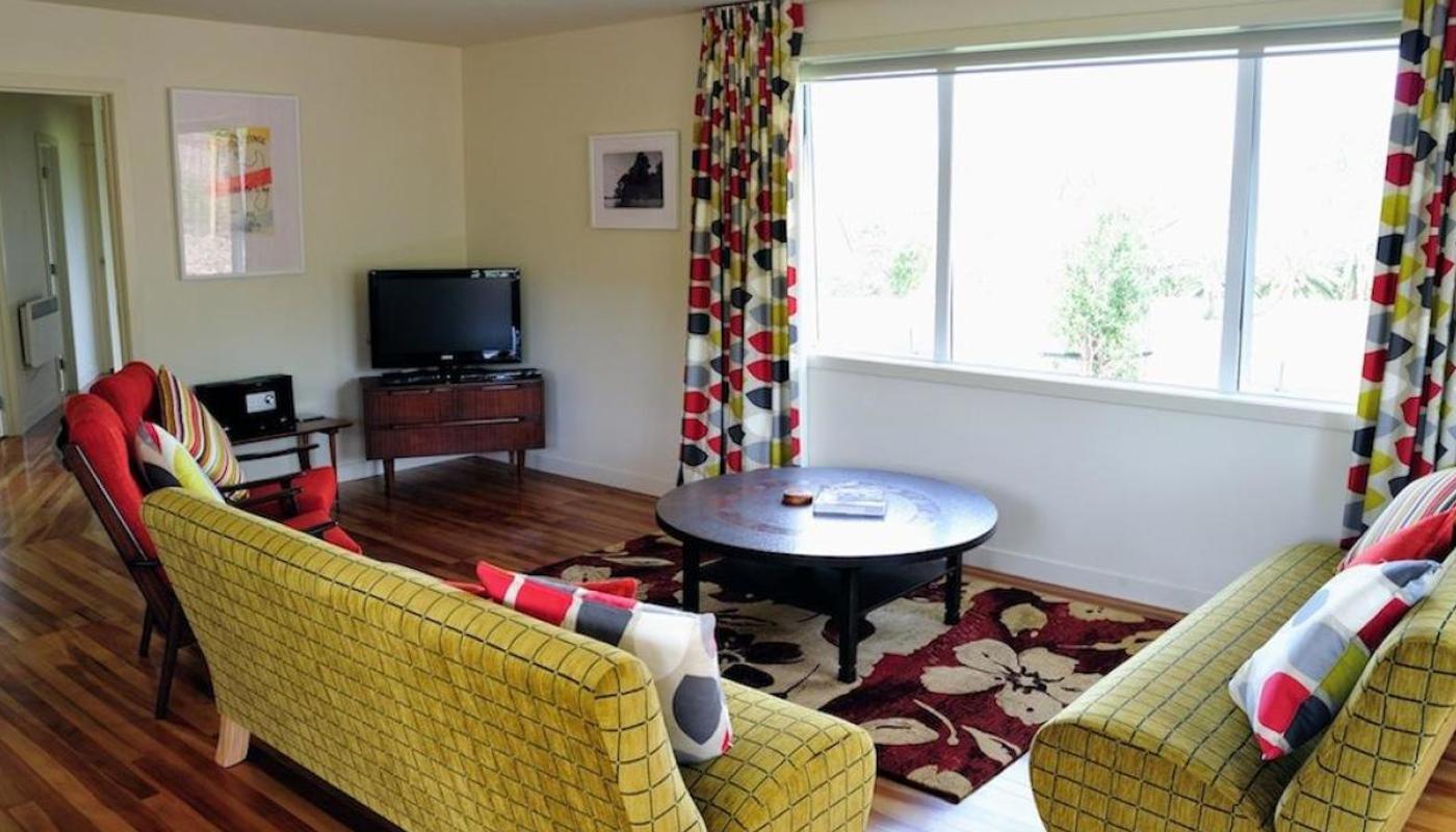 Oranga is fully furnished in 1970's vintage style.